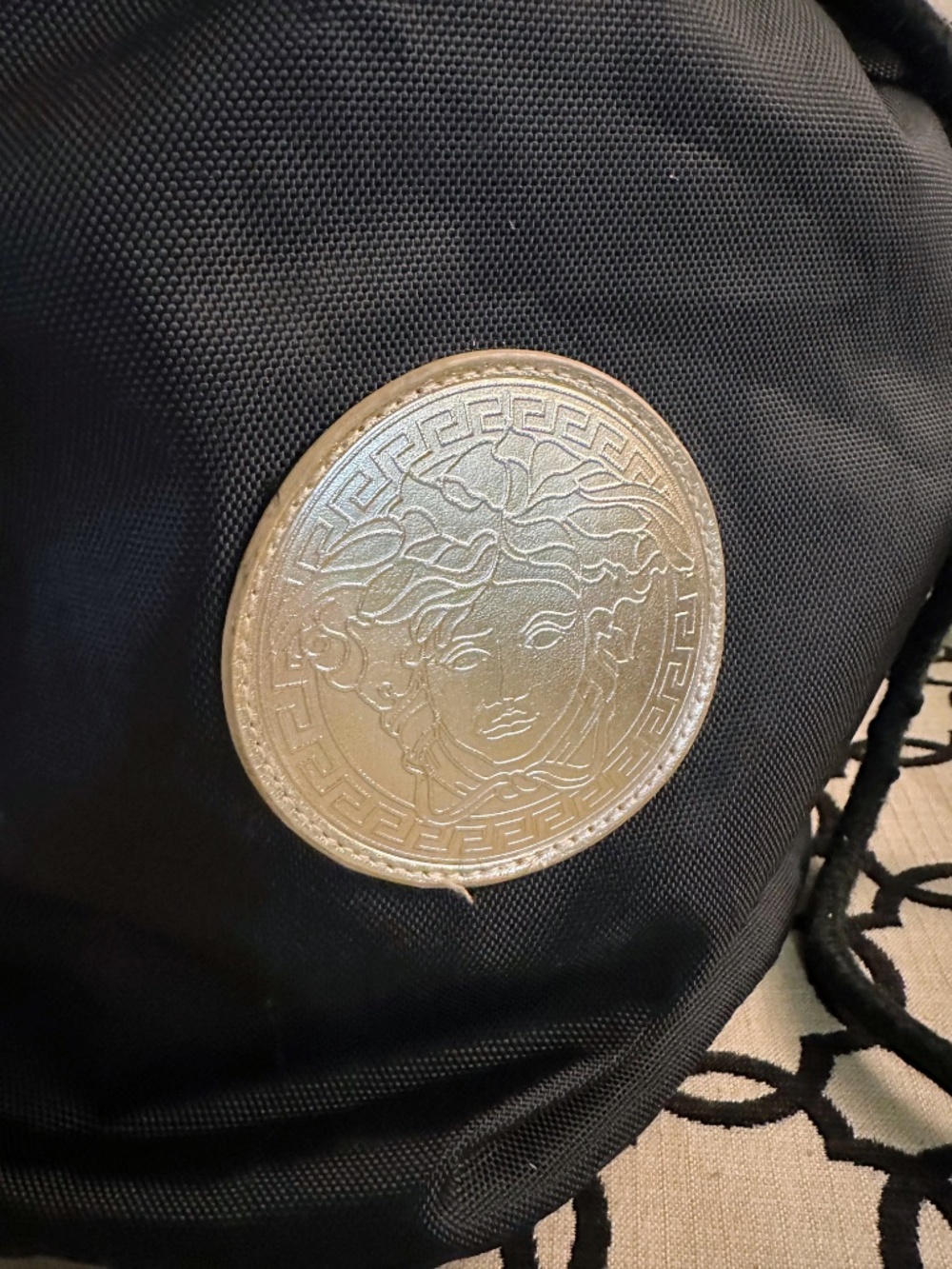 Versace - Picture 3 of 6